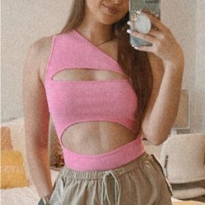 Dynamic pink one shoulder open tank one size